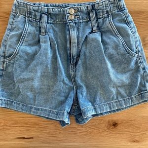 euc American Eagle paper bag shorts size 2